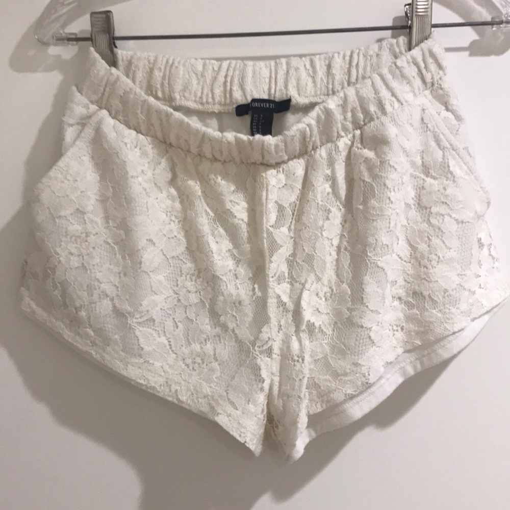 NWOT Forever 21 white shorts